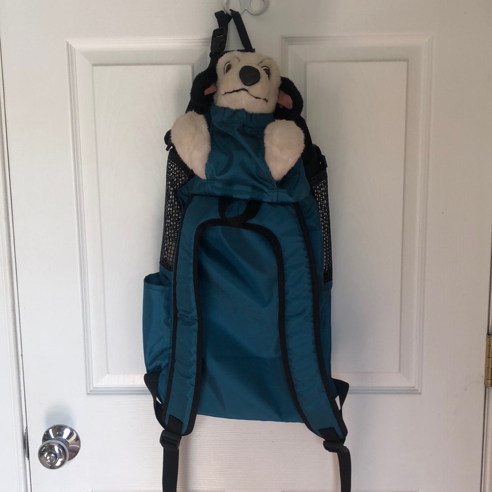 Durable mid-level backpack for smaller med dogs.